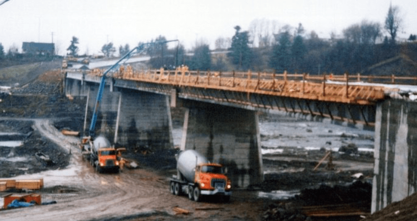 Grandmont photo, construction du pont à Sainte-Monique de Nicolet.
1992.