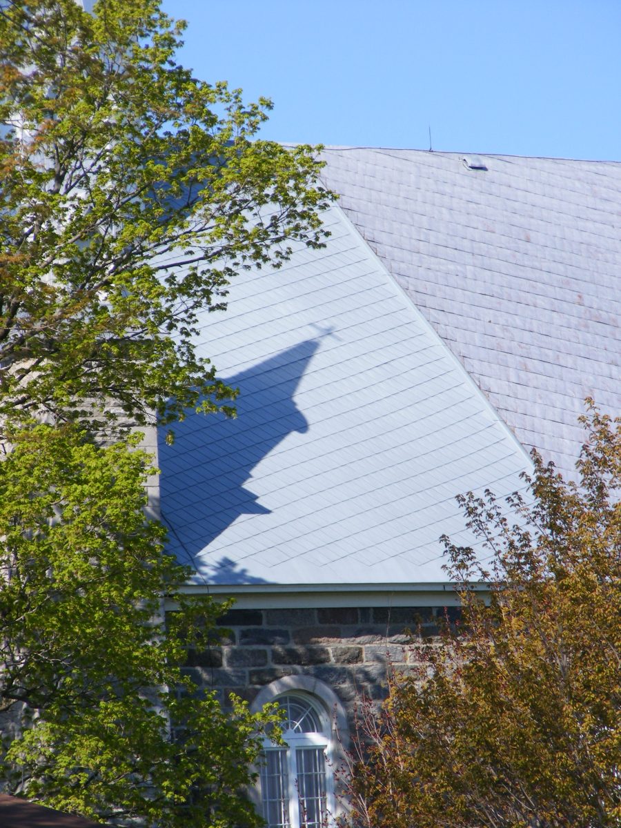 L’ombre du clocher SainteMonique de Nicolet